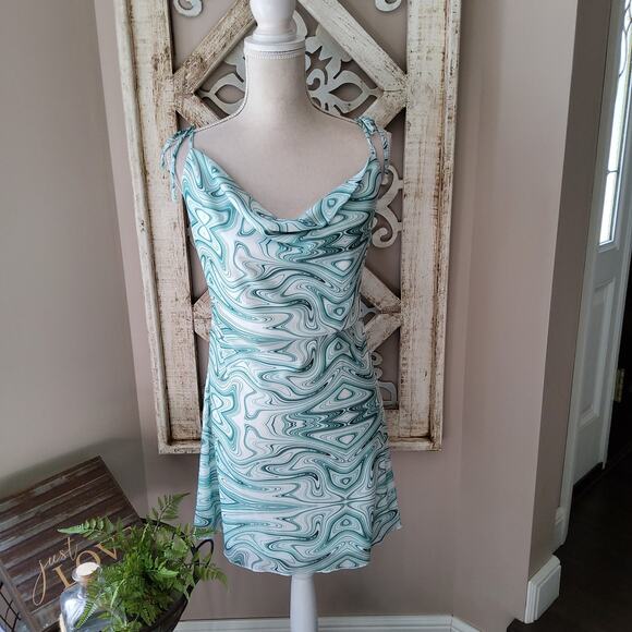 New Junior's Elodie Cowl Neck Sleeveless Tie Straps Mini Slip Dress Green Swirl - Picture 2 of 12